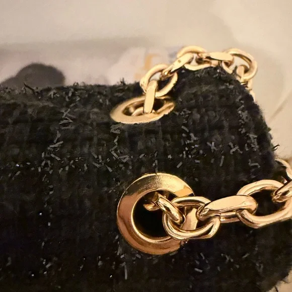 Black Sparkly Tweed Crossbody Bag with Gold Hardware & Chain Strap - Picture 4 of 6